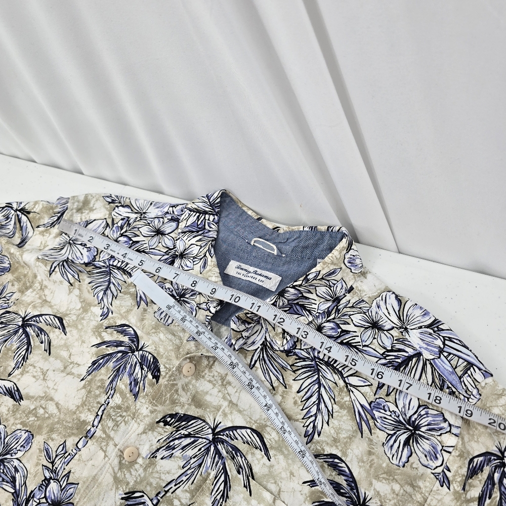 Tommy Bahama Veracruz Cay Hawaiian Shirt White Palm Floral Size 2XL 100% Viscose - Picture 7 of 8